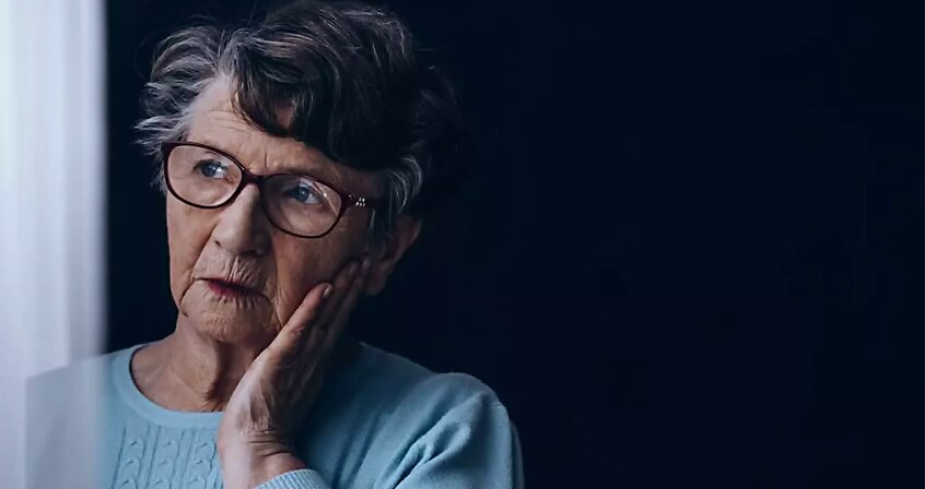 Alzheimer – przyczyny, objawy, etapy choroby, leczenie